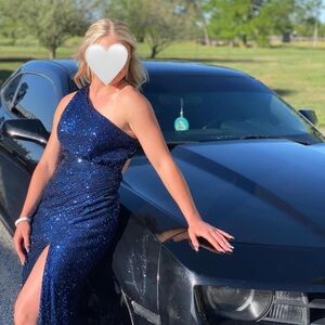 Elegant Blue One-Shoulder Prom Dress